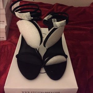 BRAND NEW STEVE MADDEN TIFFANY HEELS